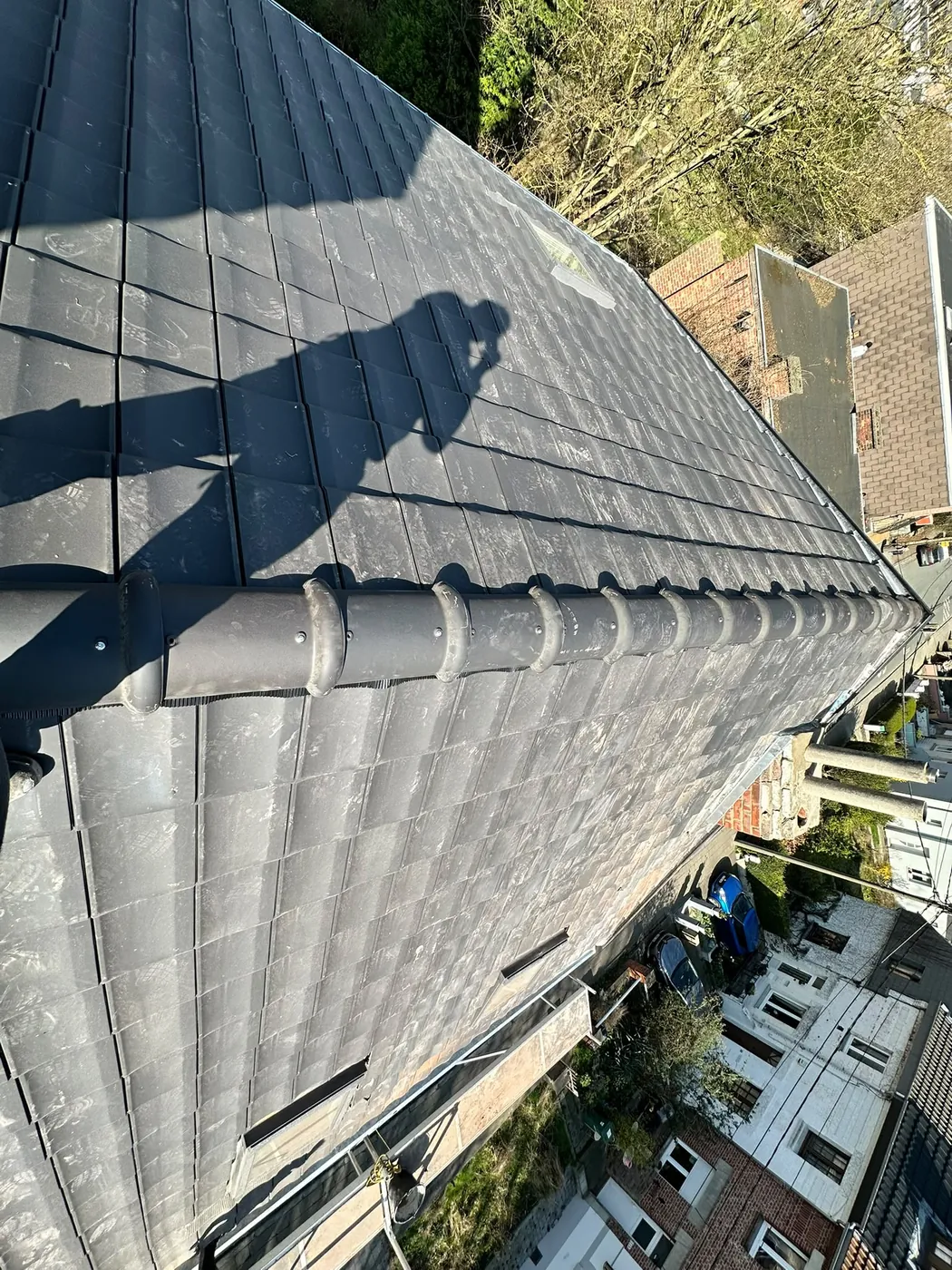 Toiture en ardoises — milieu urbain — réalisation A Rapetti Toiture