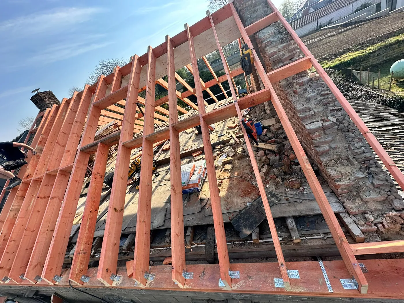 Rénovation de charpente sur une bâtisse en pierre — réalisation A Rapetti Toiture